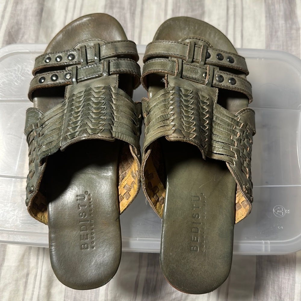 BedStu Sage Slides 10 (fits like 9 91/2)